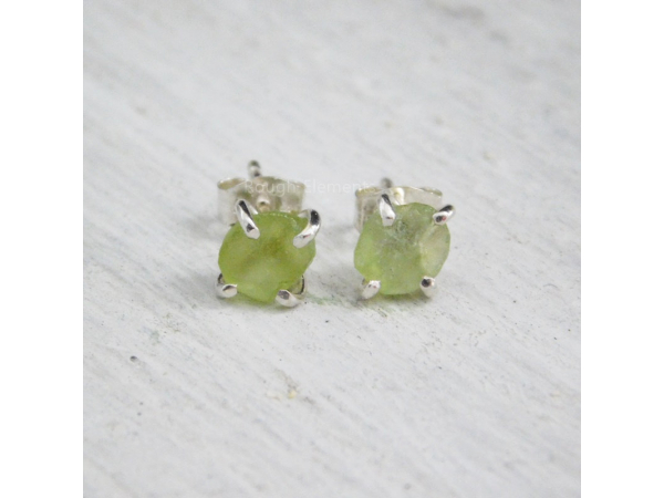 peridot raw stone earrings[