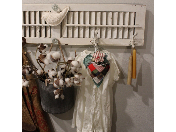 farmhouse peg hanger