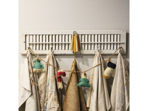 rustic vintage garland, peg rack garland